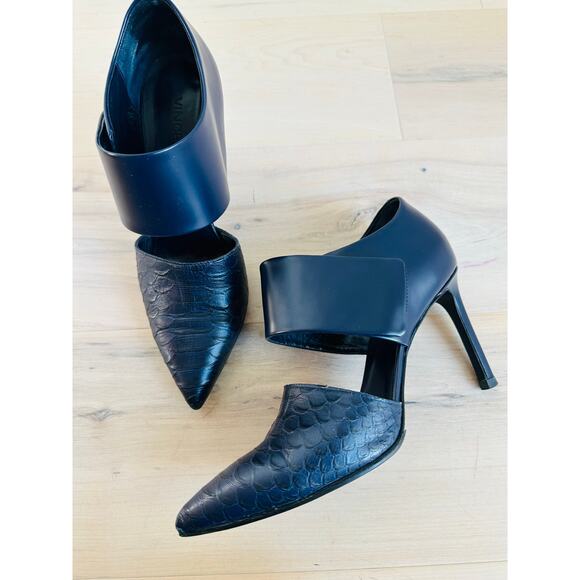 Vince Womens Heels Size 7.5 Navy Corrine Leather Pointed toe Croc Embossed - Picture 1 of 10